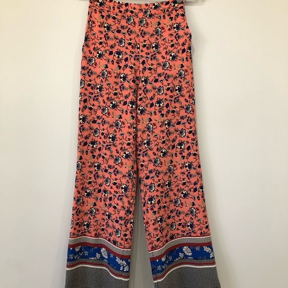 Topshop Pants - Topshop high waisted floral pants